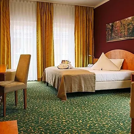 Отель Kulturhotel Fuerst Pueckler Park