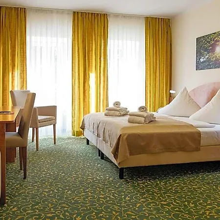 Отель Kulturhotel Fuerst Pueckler Park 4*