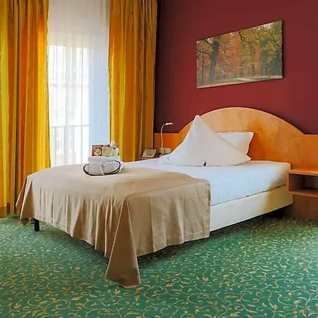 Отель Kulturhotel Fuerst Pueckler Park
